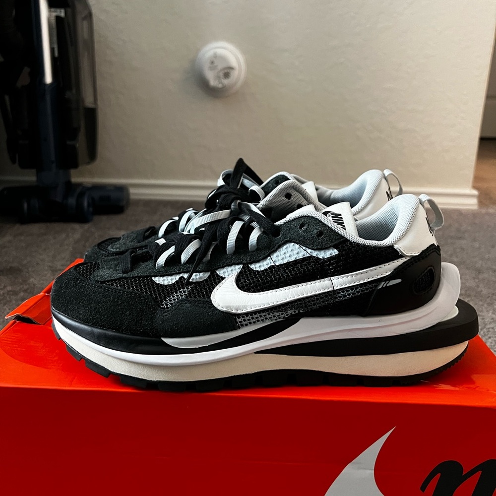 Nike x Sacai Vaporwaffle (Black and White)